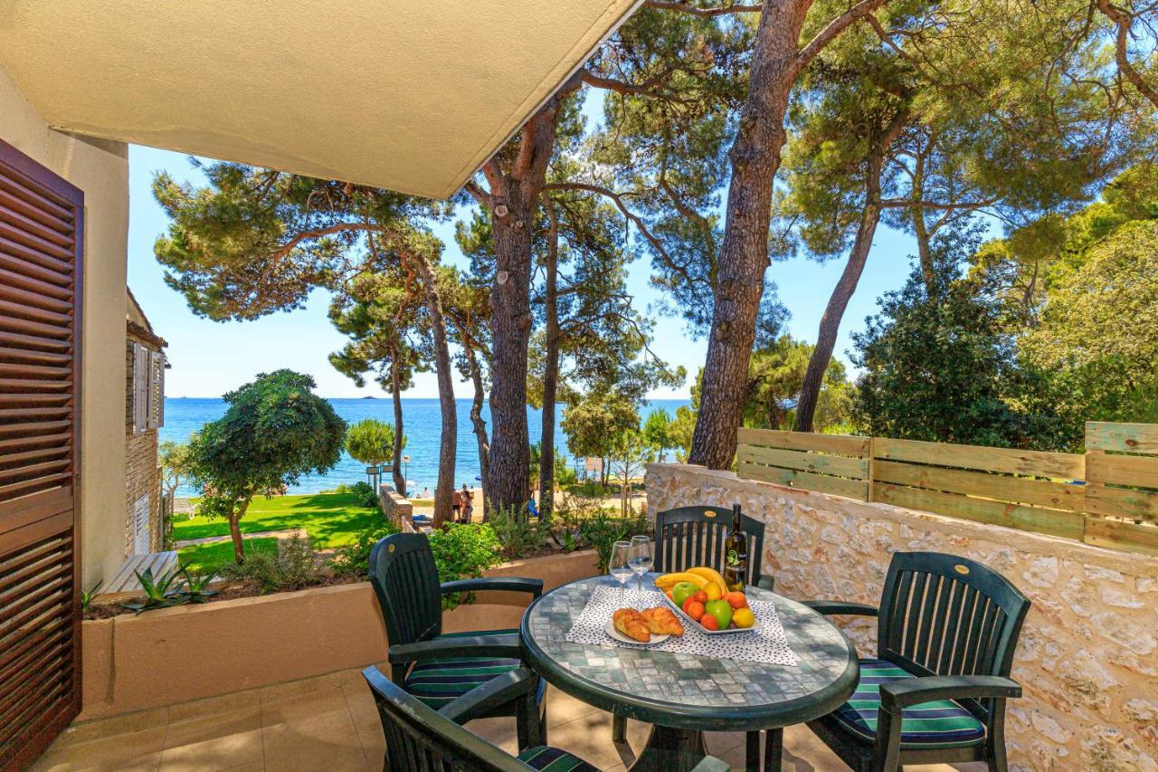 Al Mare Apartments โรวีน ภายนอก รูปภาพ