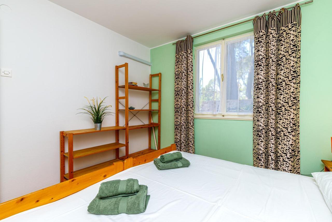 Al Mare Apartments โรวีน ภายนอก รูปภาพ