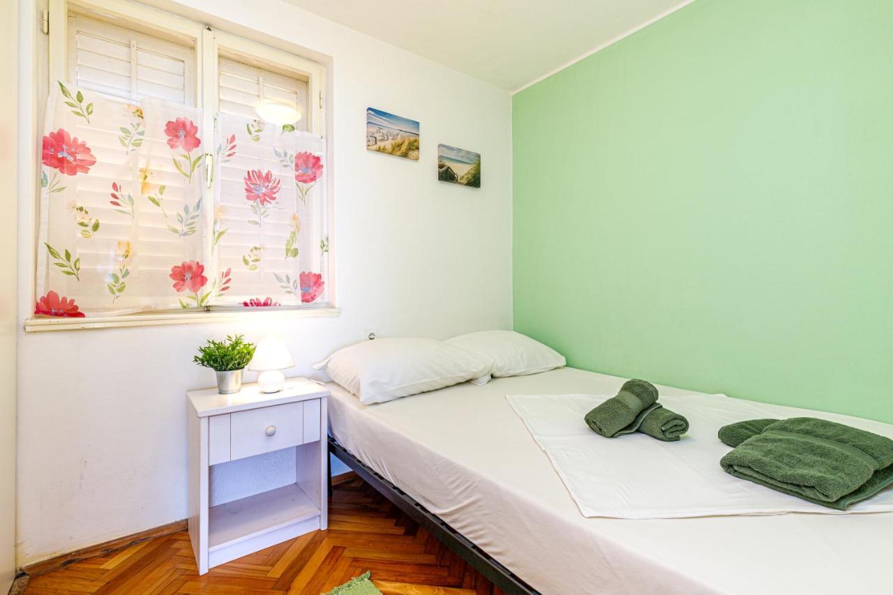 Al Mare Apartments โรวีน ภายนอก รูปภาพ