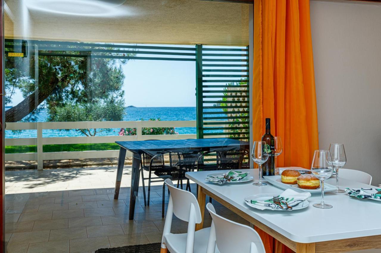 Al Mare Apartments โรวีน ภายนอก รูปภาพ