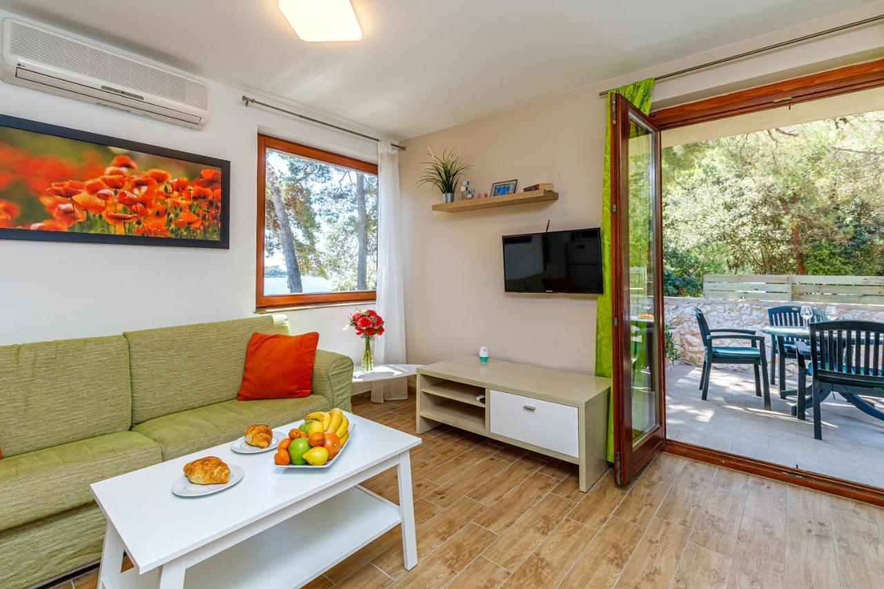 Al Mare Apartments โรวีน ภายนอก รูปภาพ