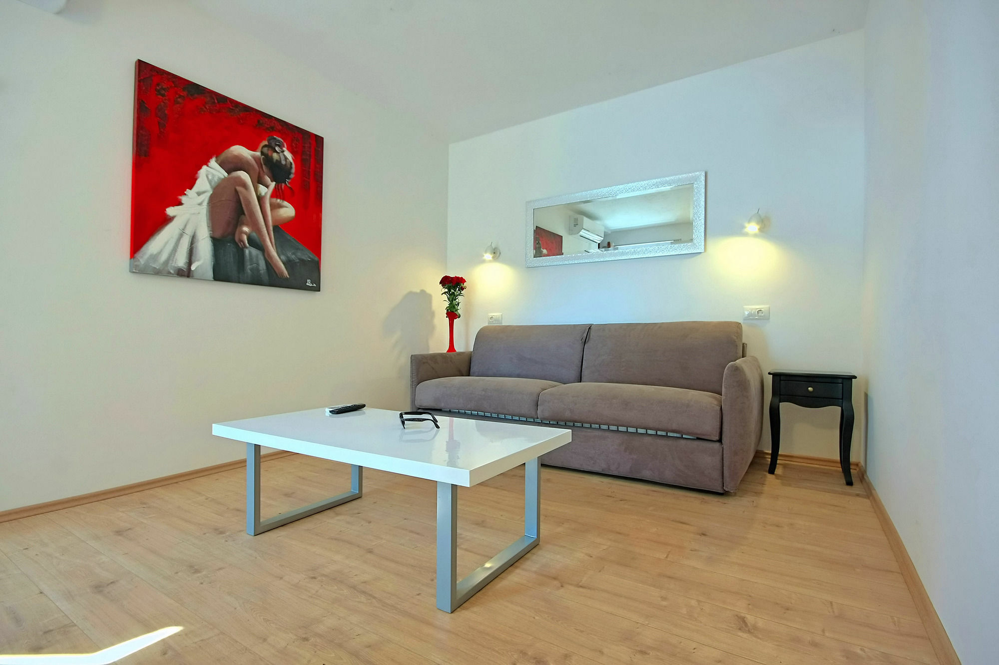 Al Mare Apartments โรวีน ภายนอก รูปภาพ