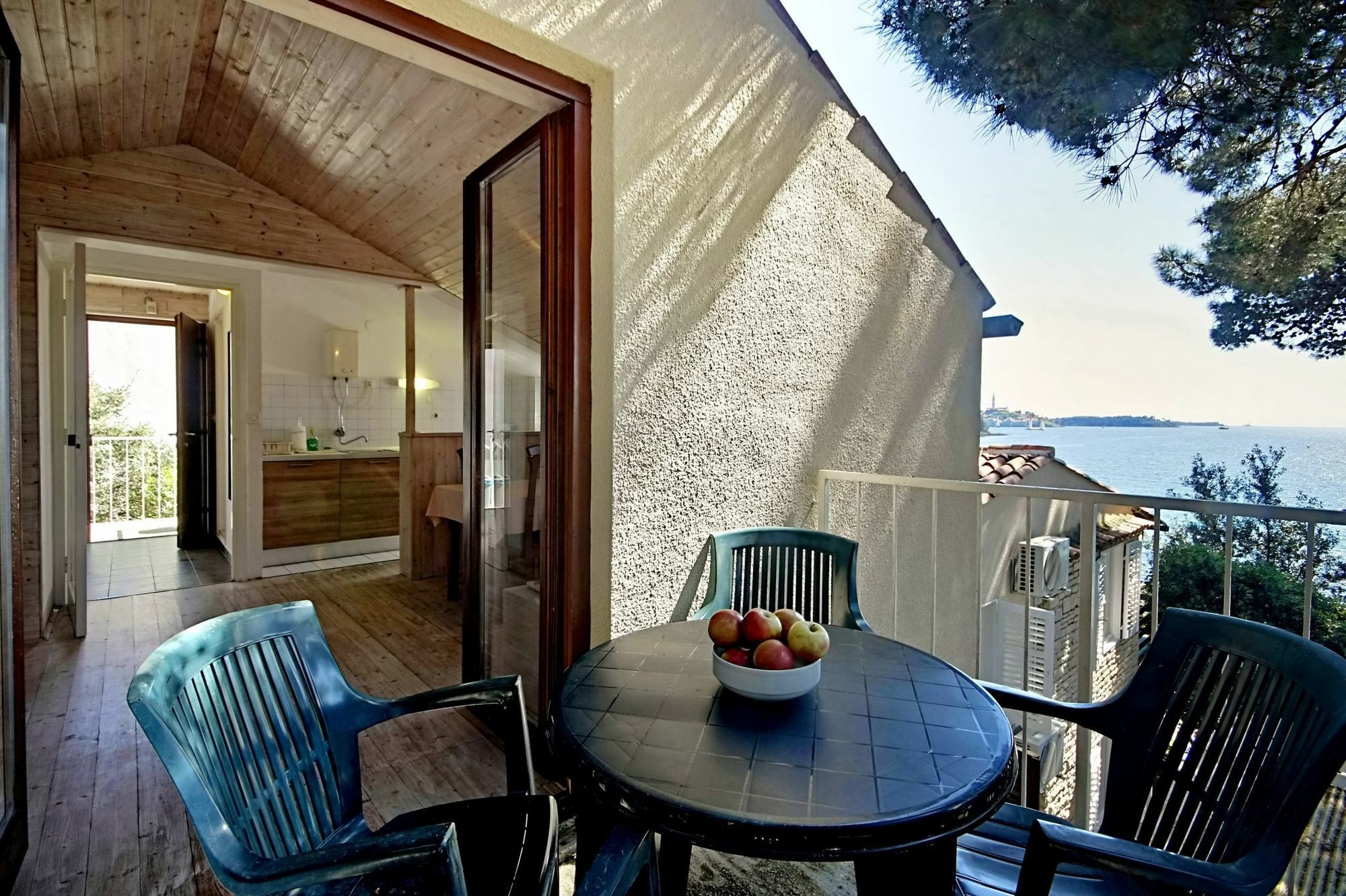 Al Mare Apartments โรวีน ภายนอก รูปภาพ