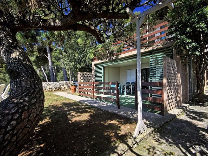 Al Mare Apartments โรวีน ภายนอก รูปภาพ